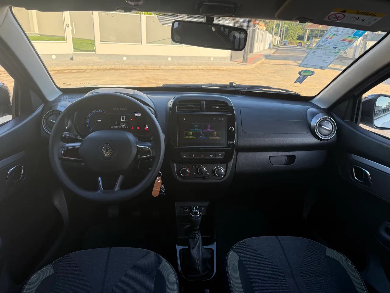 Renault Kwid Outsider 1.0 Flex 12V 5P Mec. 2026
