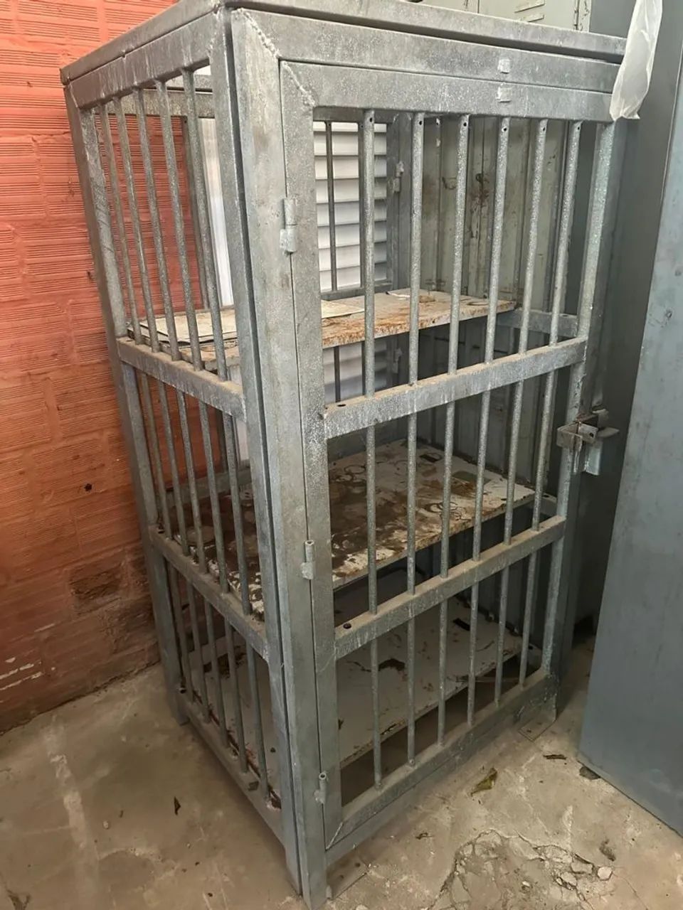 Gradil para proteção de gabinetes e racks - Foto 2