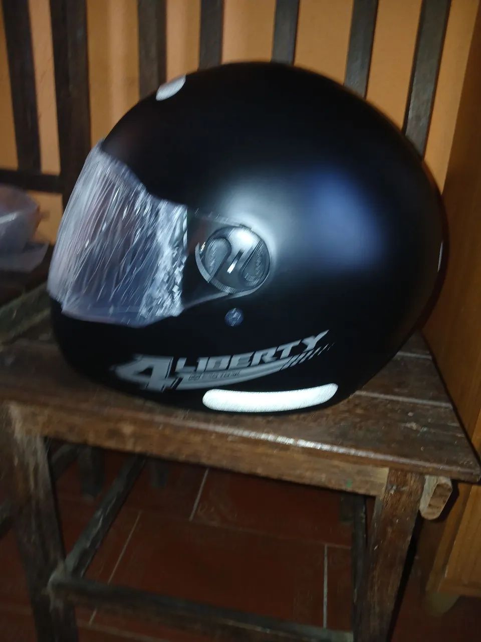Capacete liberty 
