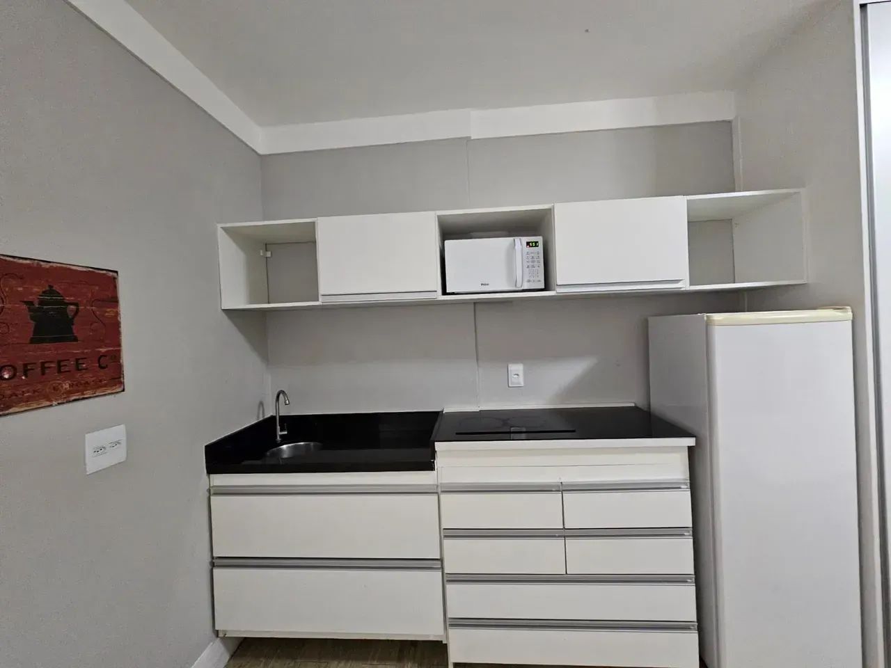 Studio mobiliado com vaga de garagem - Foto 4