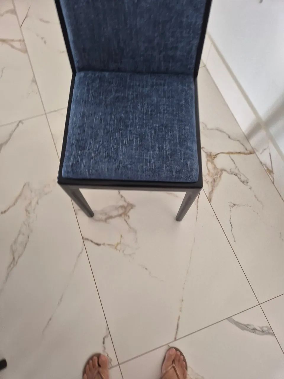 LLOVendo mesa de jantar com 4 cadeiras da loja prima linea - Foto 2