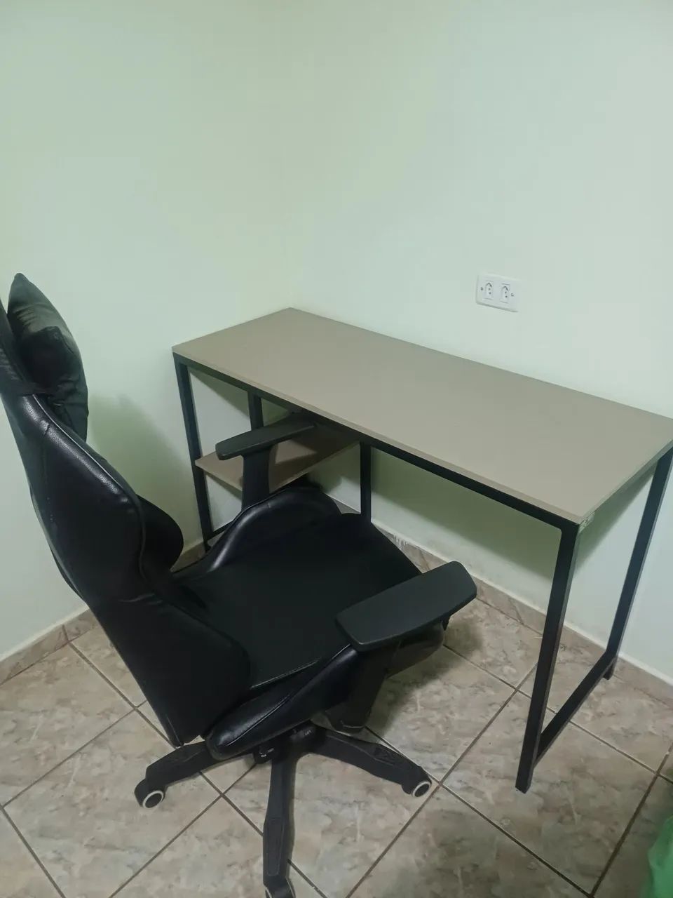 Mesa e cadeira gamer  - Foto 4