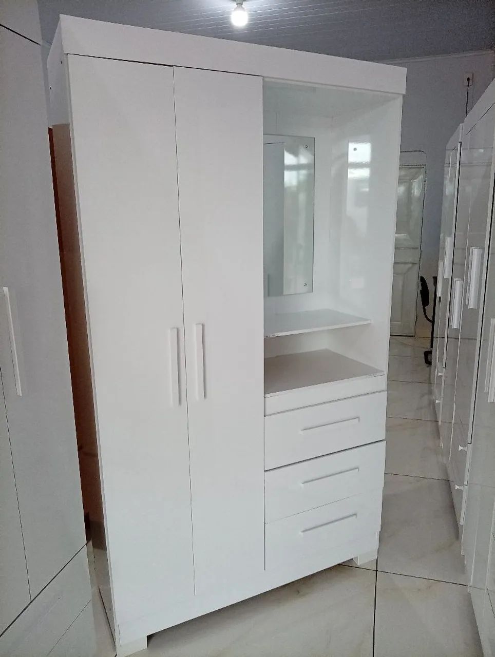 guarda roupa solteiro com espelho branco 