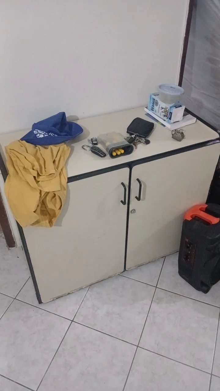 Mesa e armário  - Foto 2