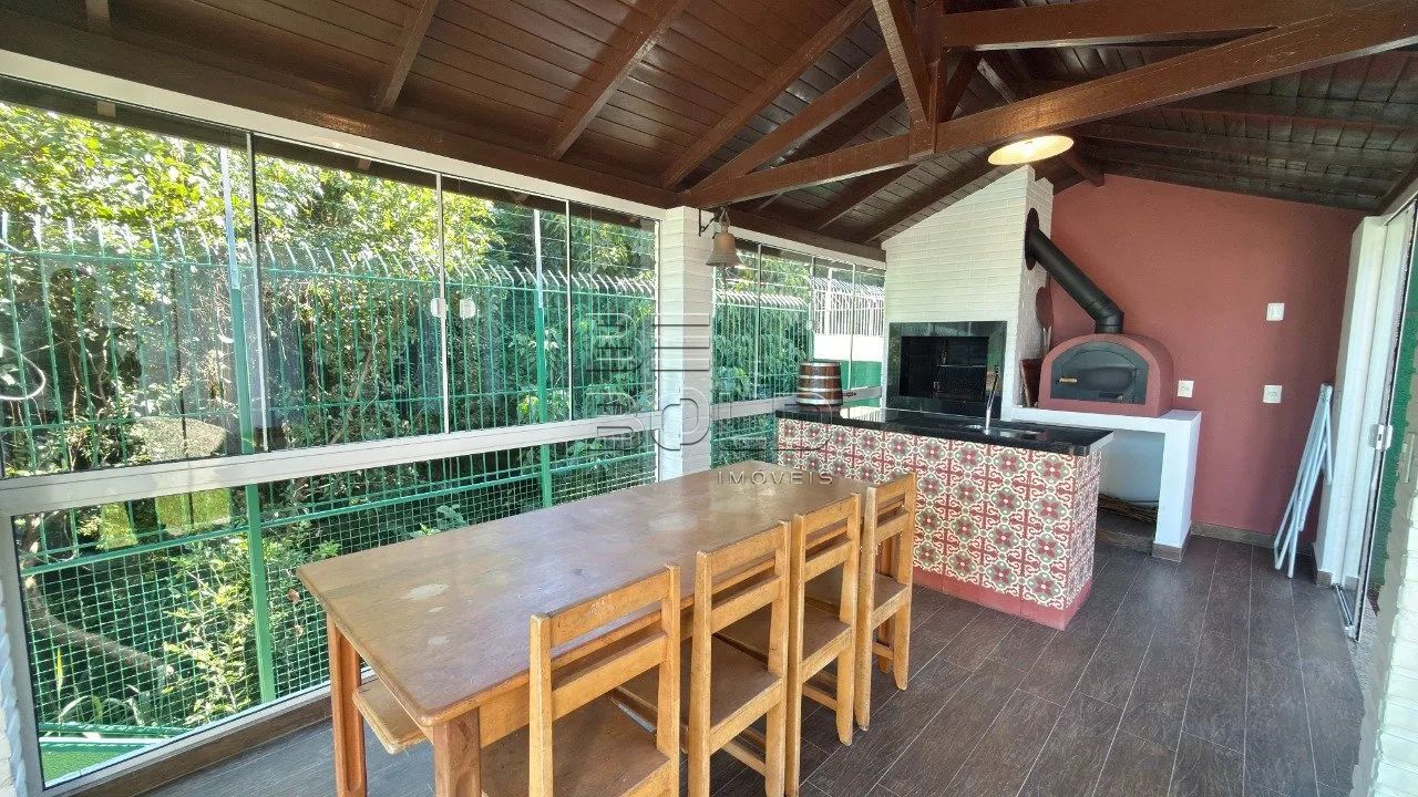Casa 4 dormitórios com ótima localização - Foto 4