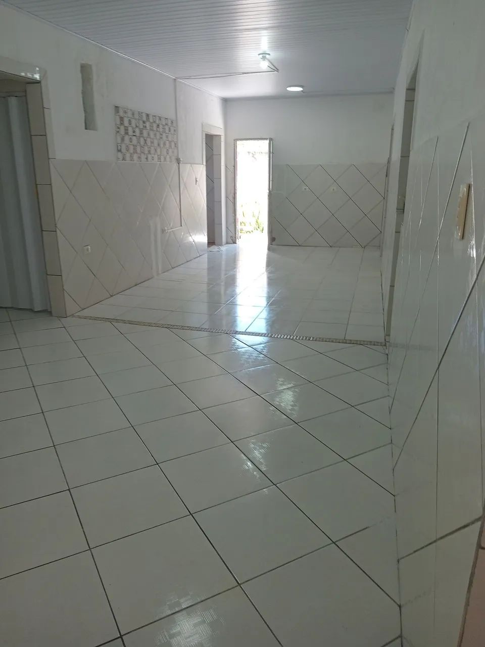 Casa dúplex bastante agradável, com ampla área interna e externa em Carne de Vaca! - Foto 3