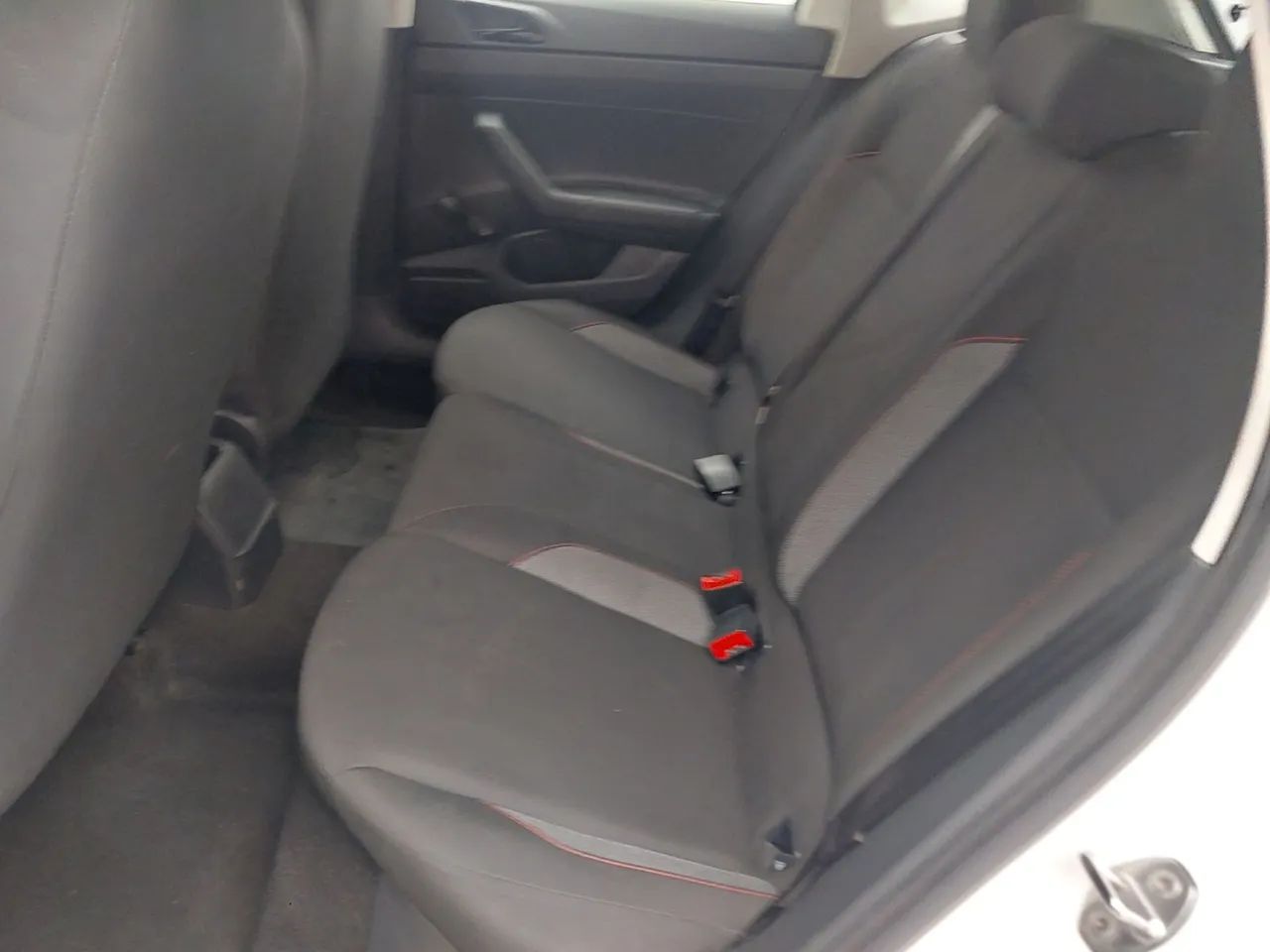 Volkswagen Polo Track 1.0 Flex 12V 5p, foto 18 de 18