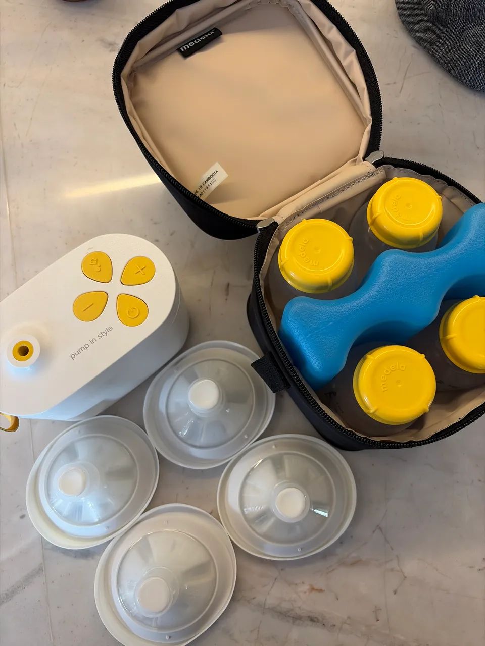 Extrator de Leite Elétrico Medela com 2 saídas  - Foto 3