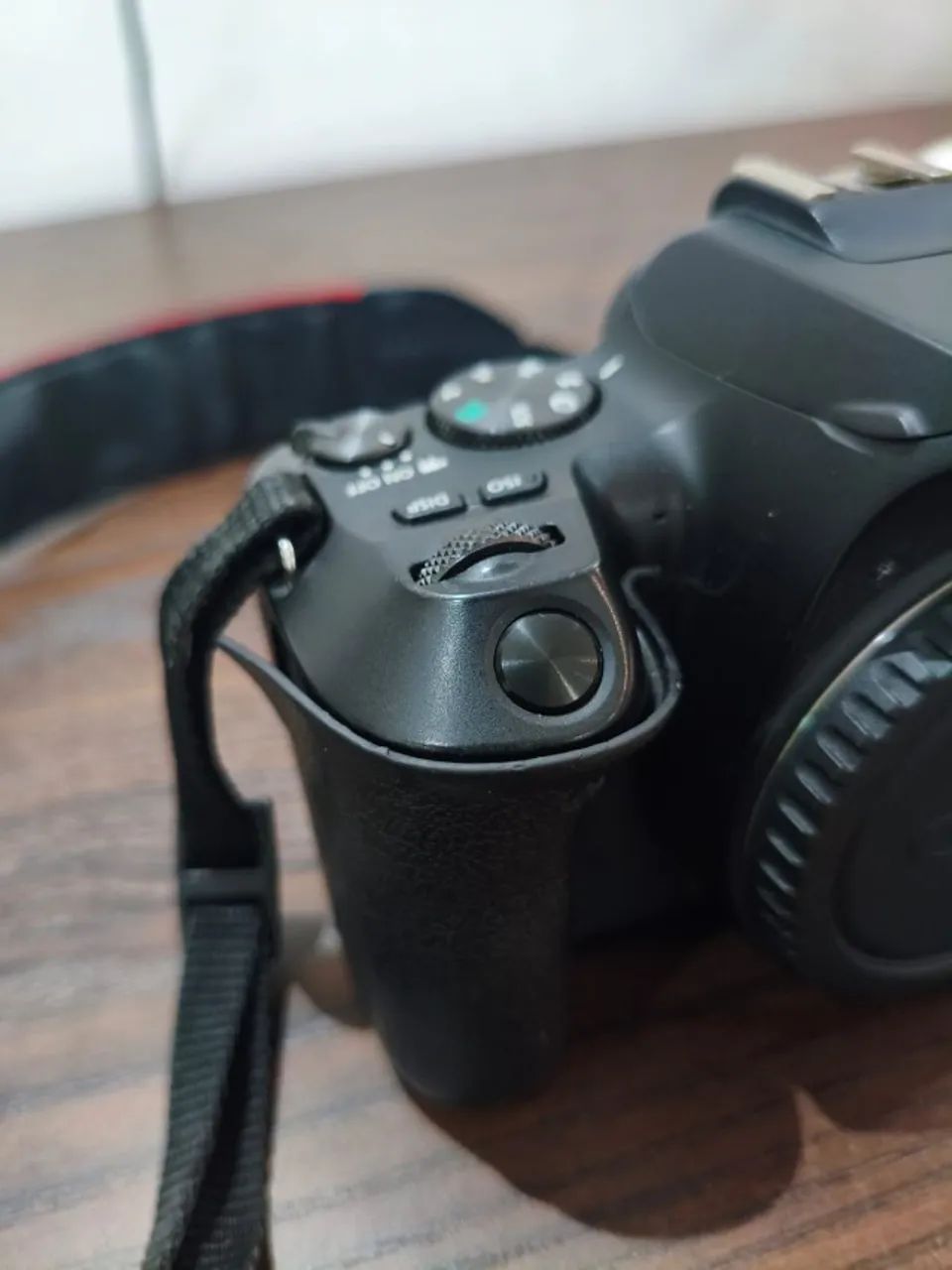 68047 clicks câmera sl3 com lente 50mm 