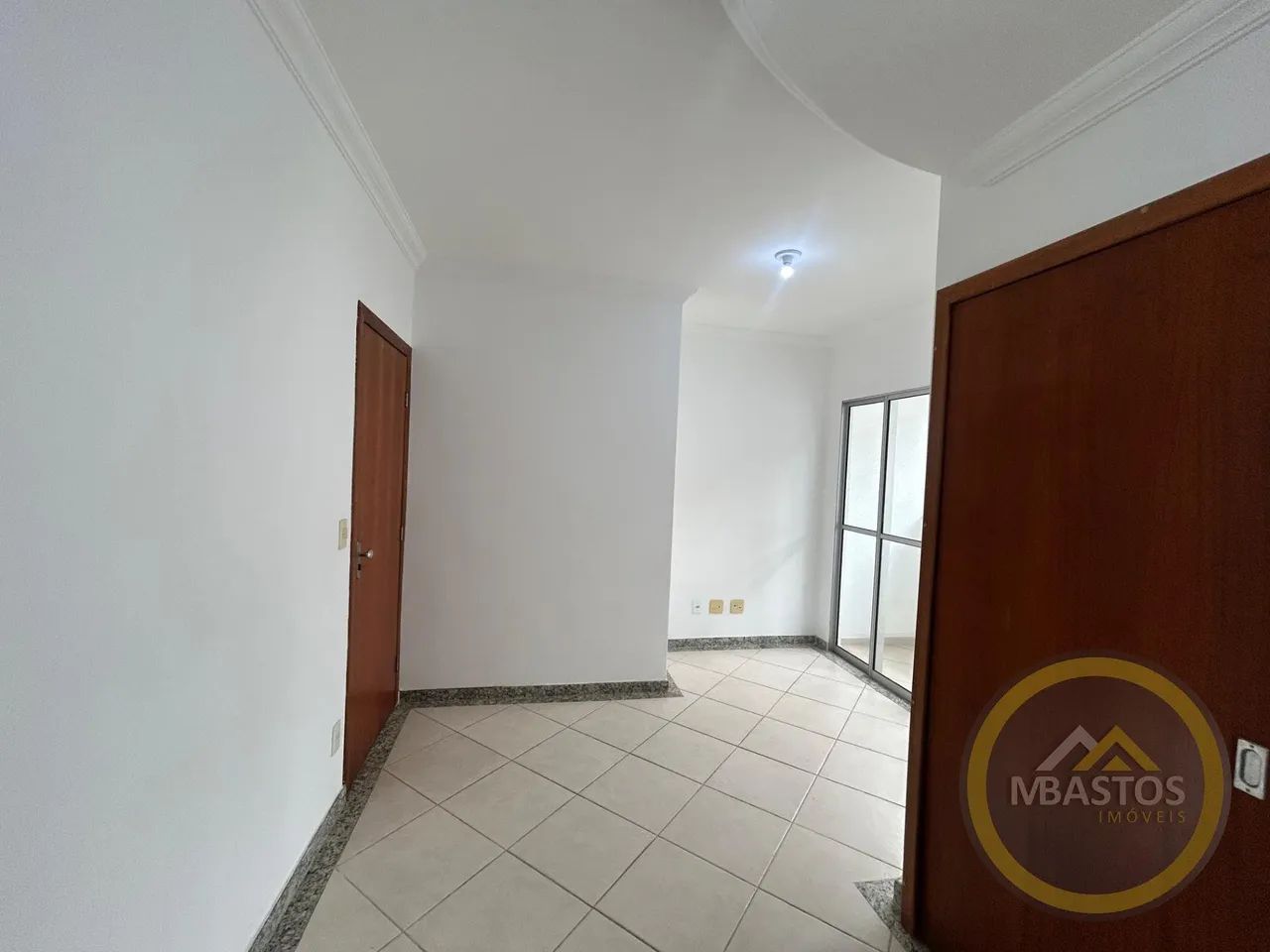 Alugue Apartamento 2 Quartos com Suíte, Varanda e Área Privativa - Foto 2