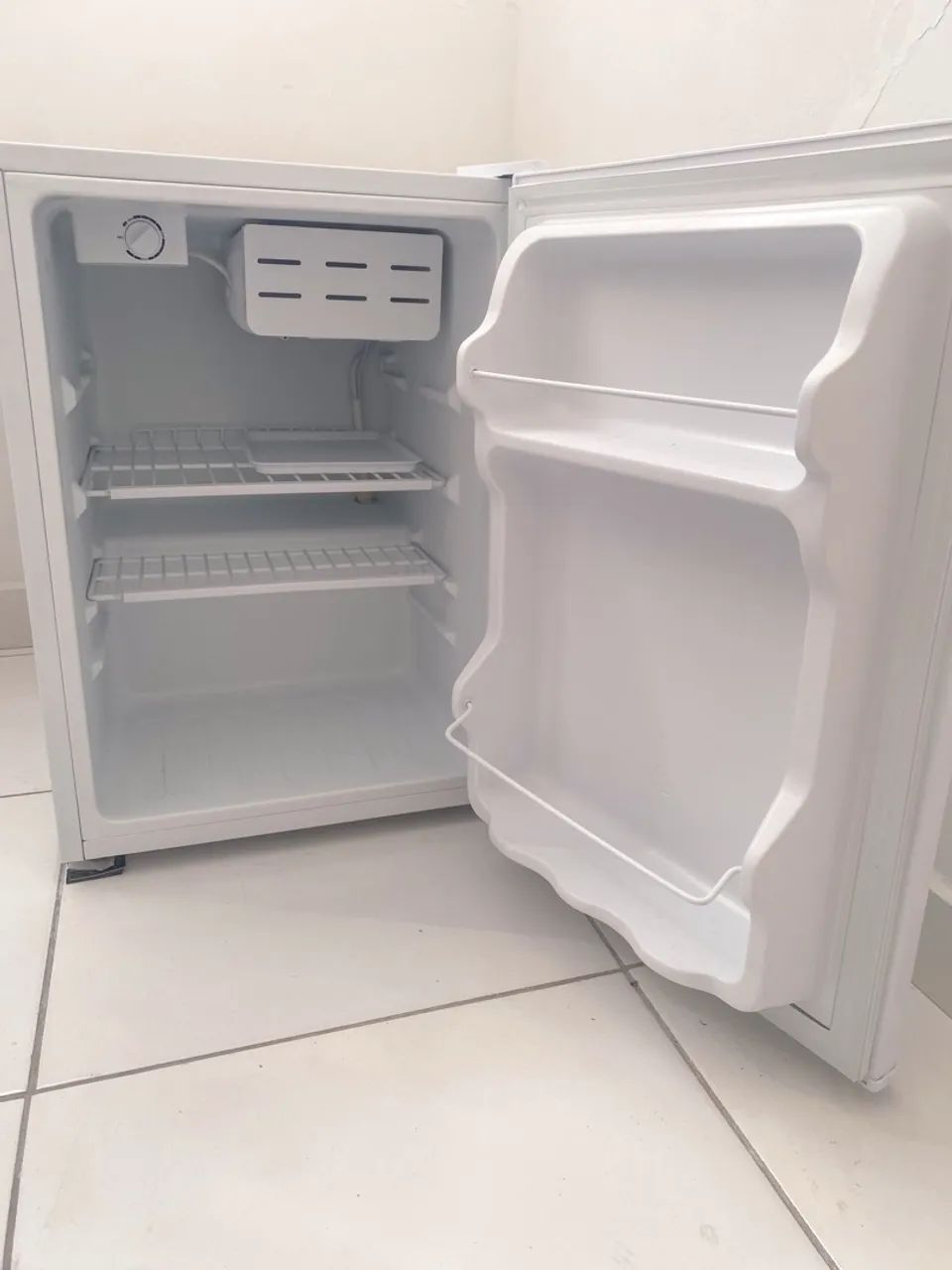 Frigobar 67 Litros Pfg85b Branco Philco 110v - Foto 5