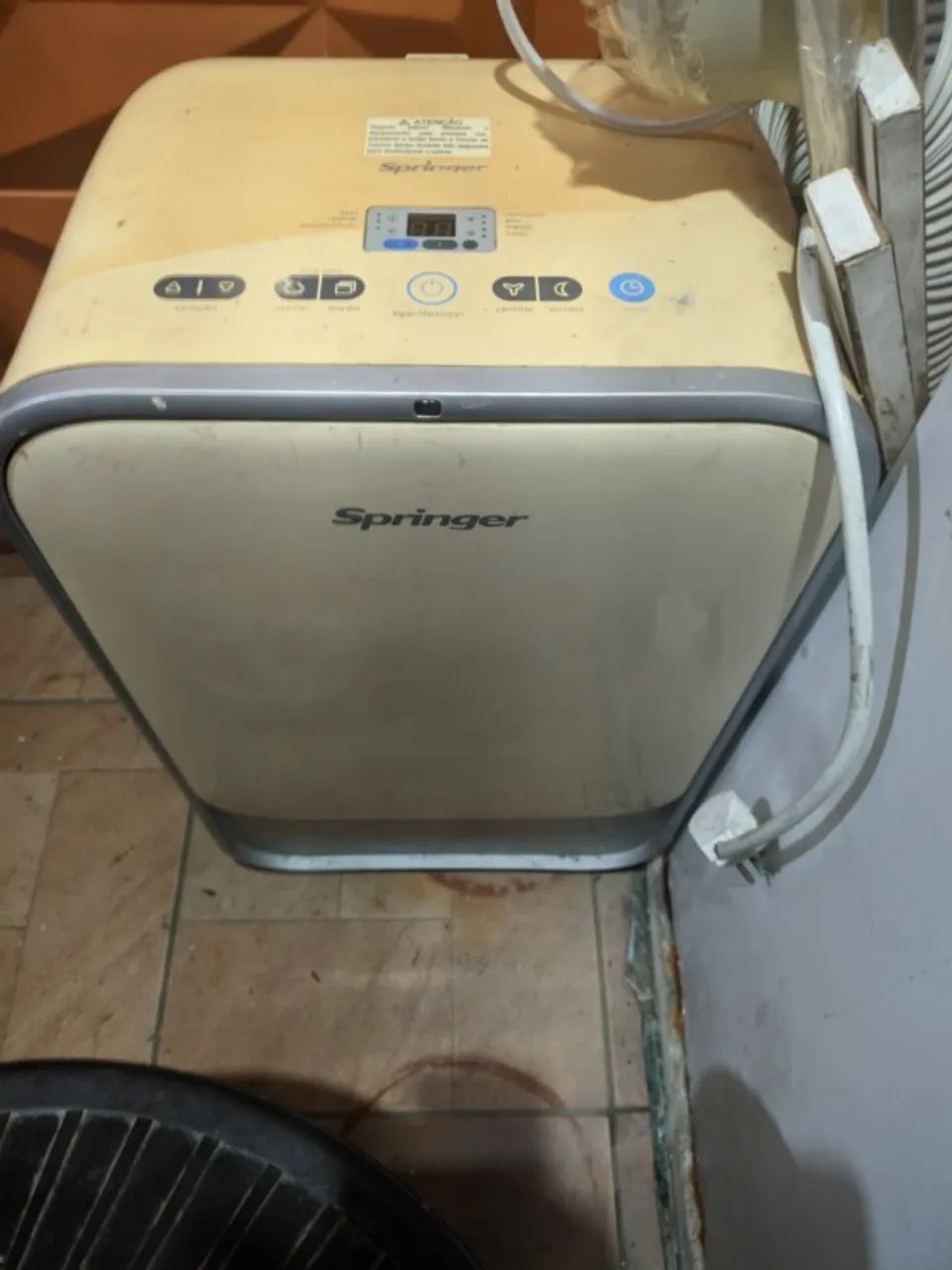Ar condicionado Springer 12000 móvel 800 reais 