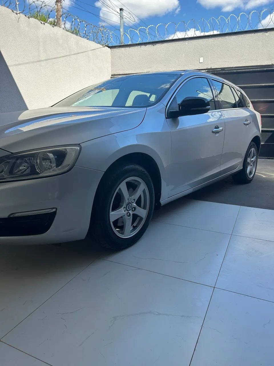 Volvo V60 V60 T-5 MOMENTUM 2.0 5p 2015