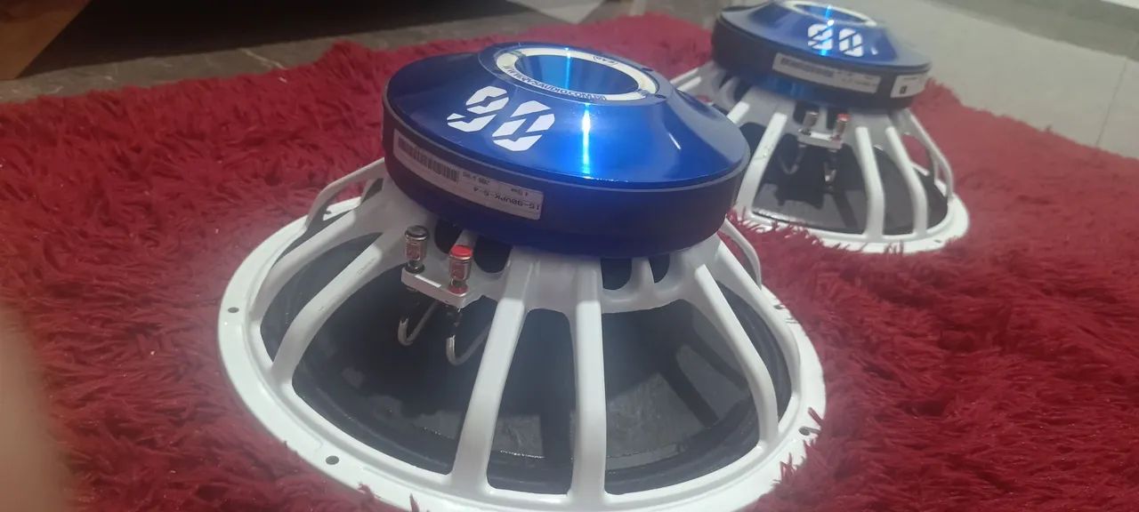 VENDE-SE DOIS GRAVES VPK DE 2000 RMS E 4 OHMS  /15 POLEGADAS  - Foto 3