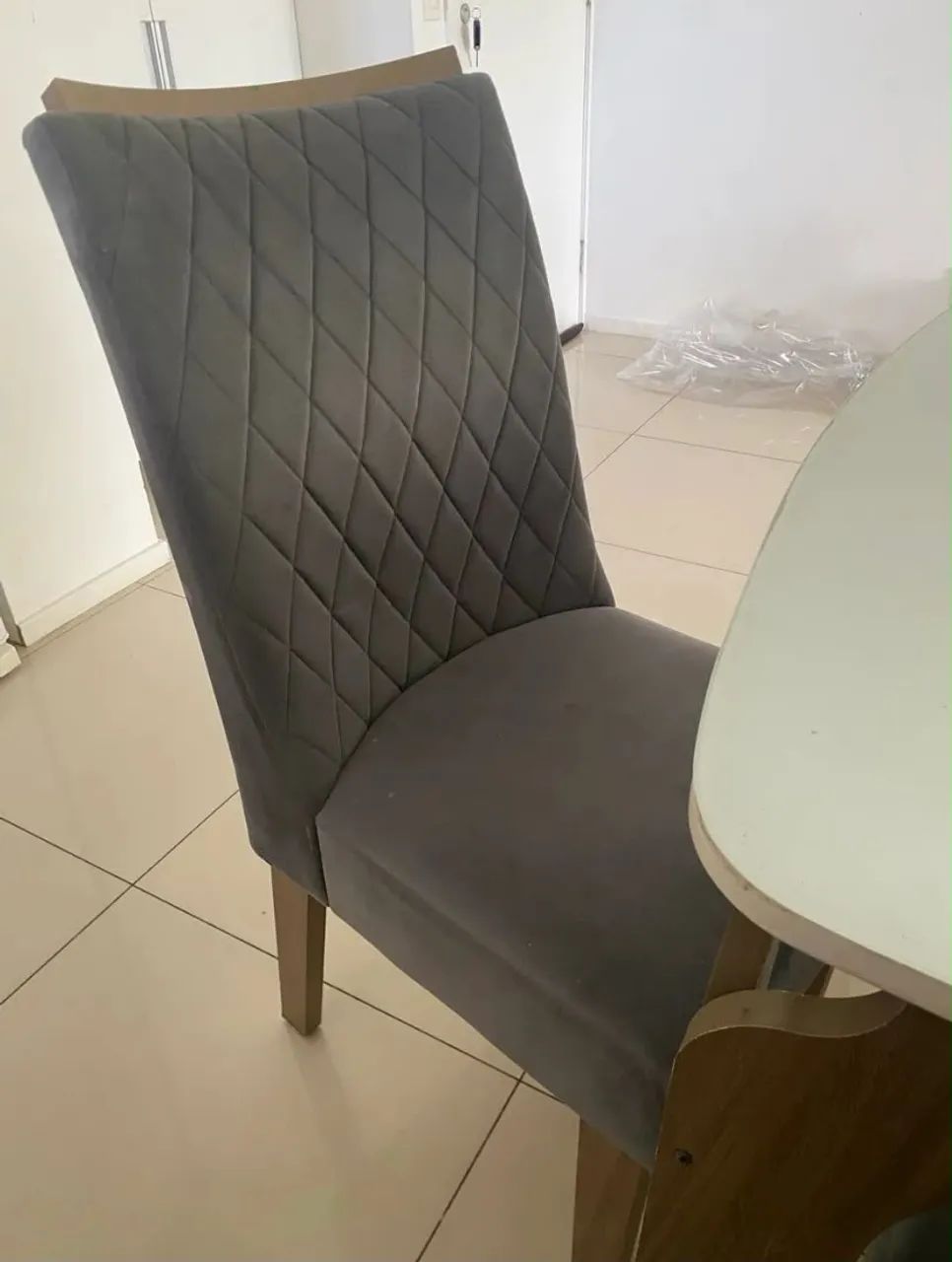 Conjunto de mesa com 8 cadeiras - Foto 3