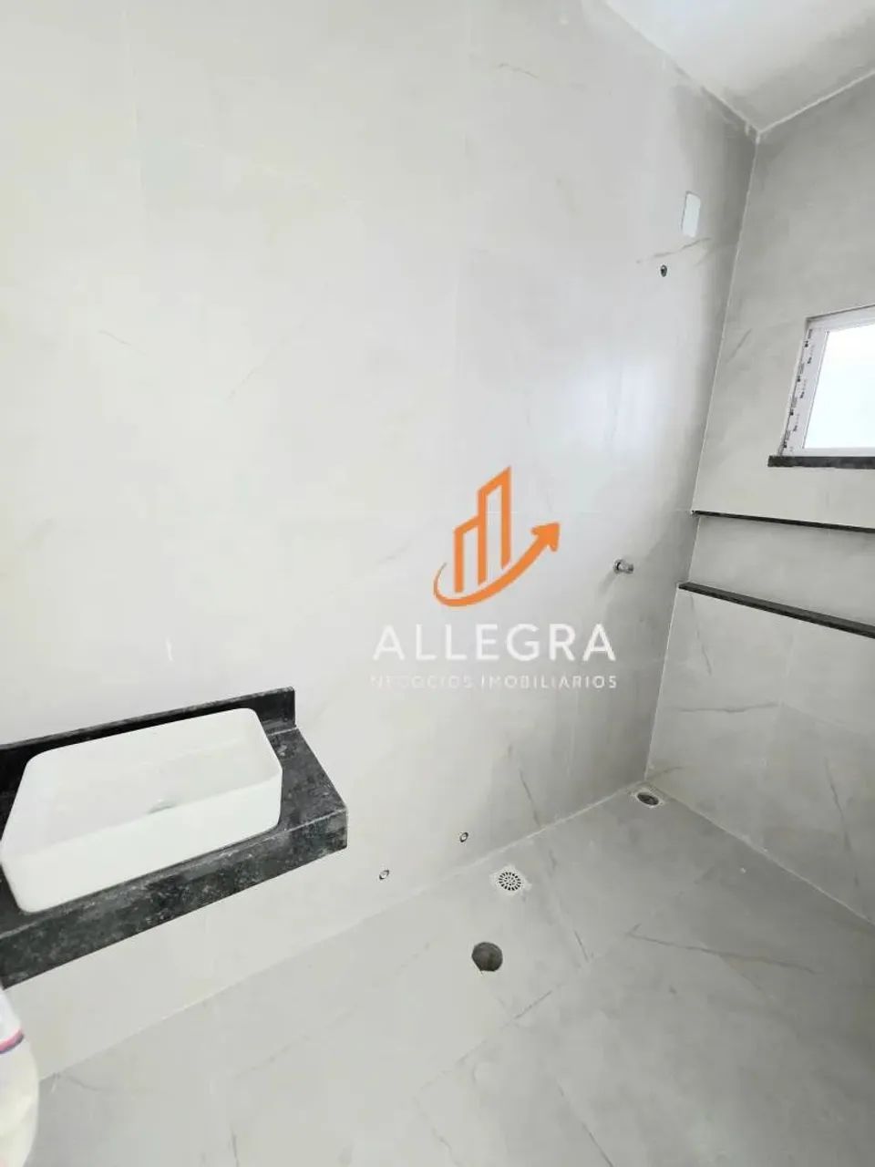 CASA PLANA COM 3 QUARTOS - Foto 2