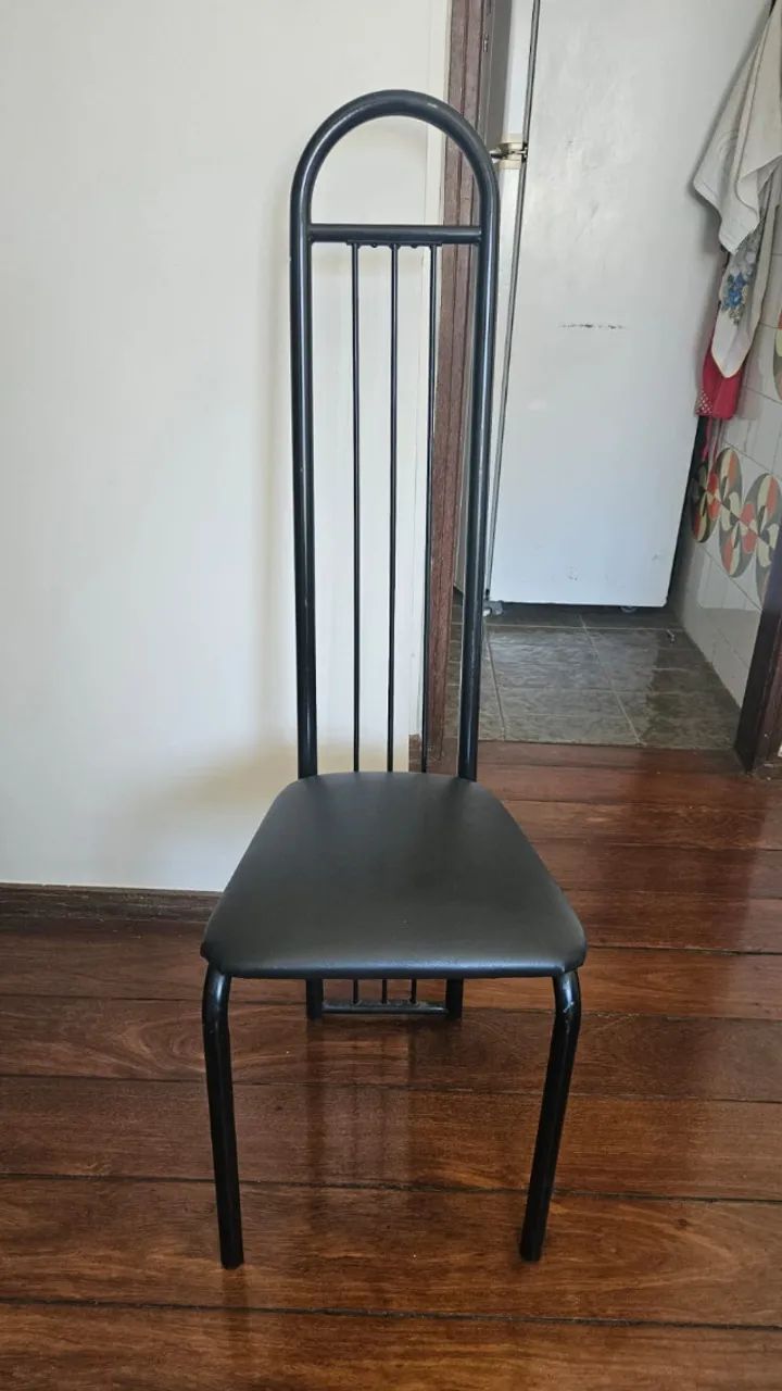 Cadeira elegante de aço