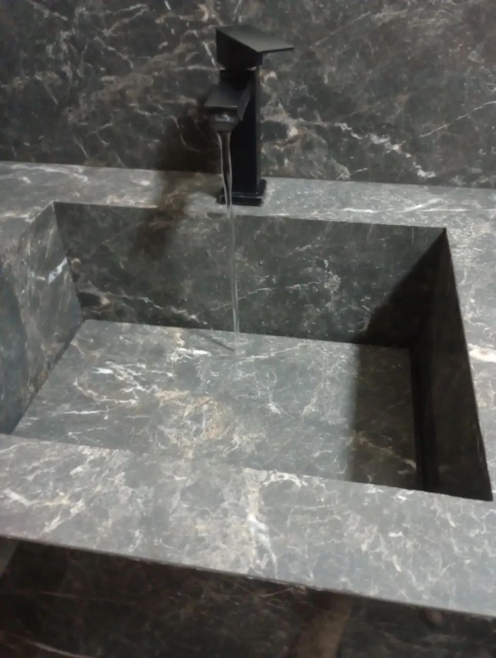 Pia esculpida em porcelanato  - Foto 2