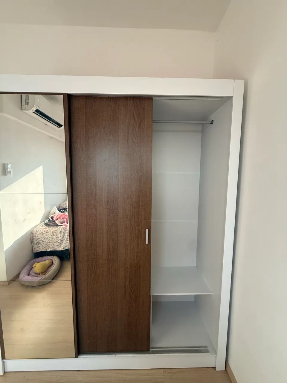 Guarda-roupa 3 portas com espelho - Foto 4
