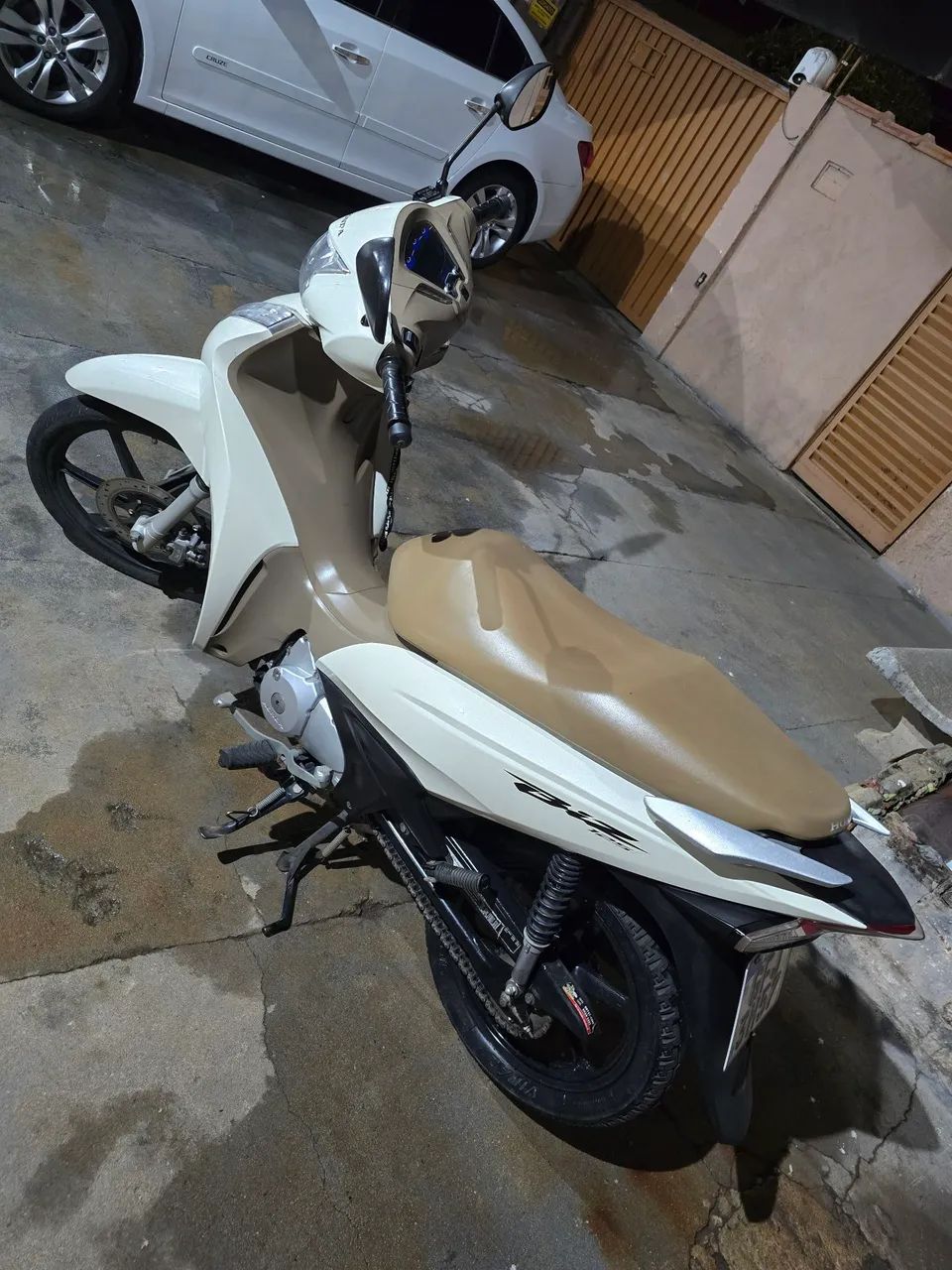Honda Biz 125i Branco 17/18 - Foto 3