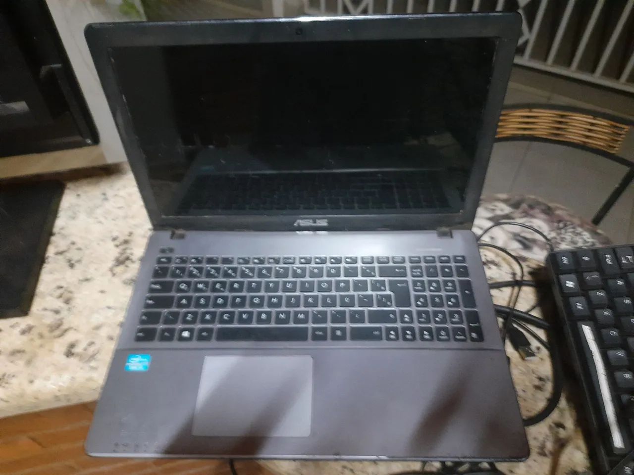 Notebook Asus x550c  usada I3 - Foto 2