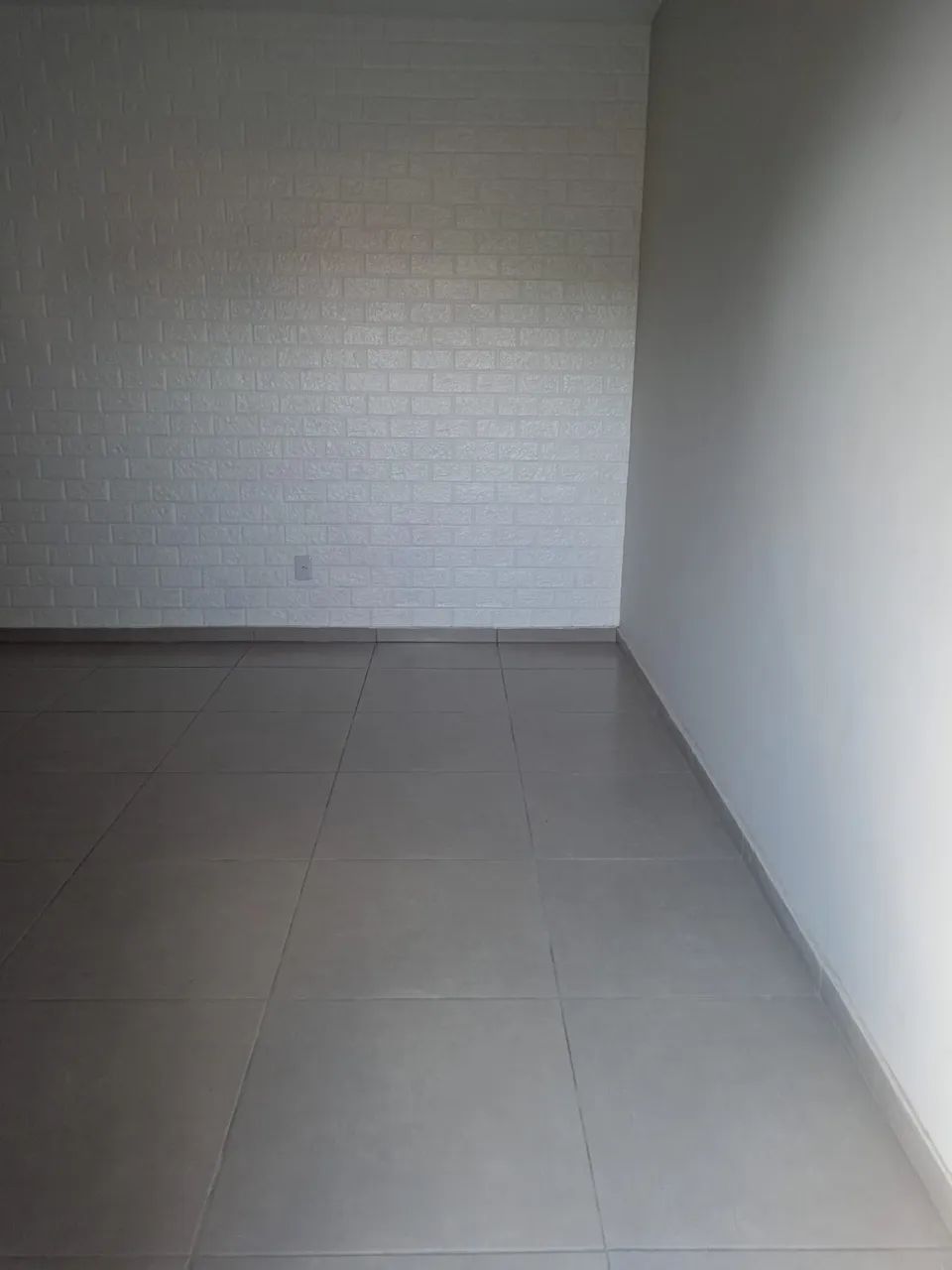 ALUGO CASA RECÉM REFORMADA NO FONSECA - Foto 2