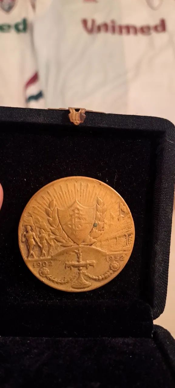 Medalha e camisas  do Fluminense pra colecionador  - Foto 2