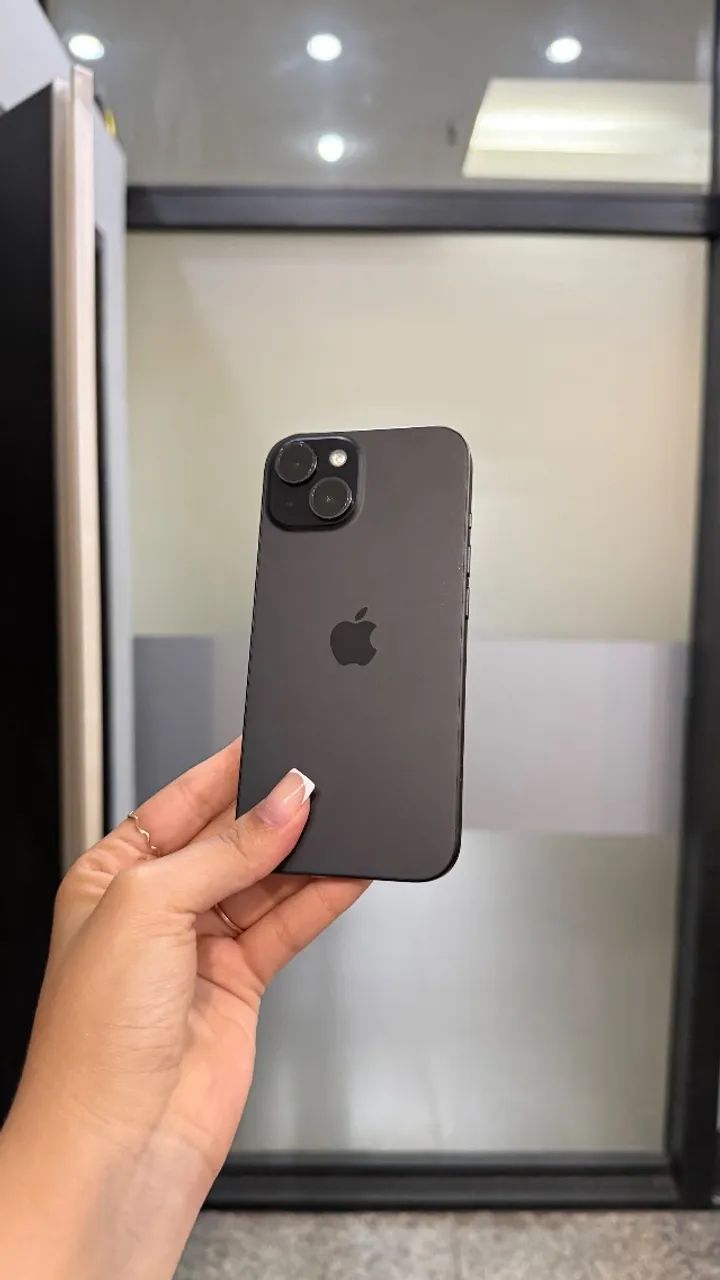 IPHONE 15 PRETO COM 128 GB SEMINOVO 