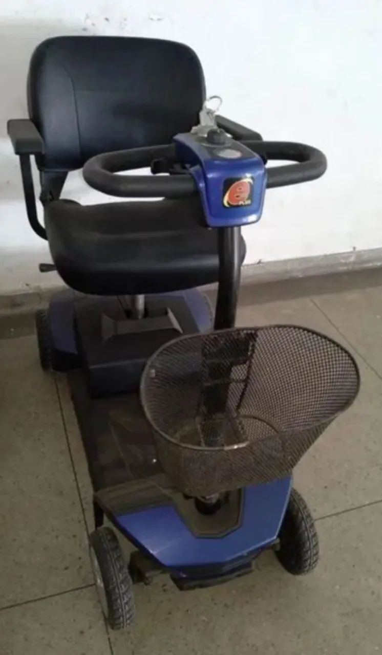 Scooter para idosos e/ou deficientes. - Foto 2
