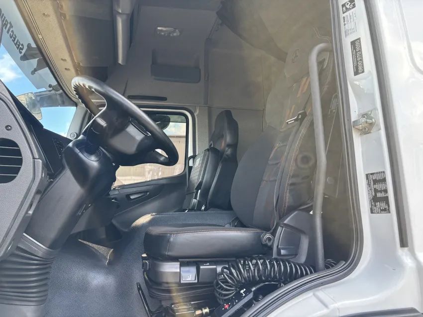 Mercedes-Benz Atego 1933 330 2024/2025 Caminhão Usado Seminovo. - Foto 10