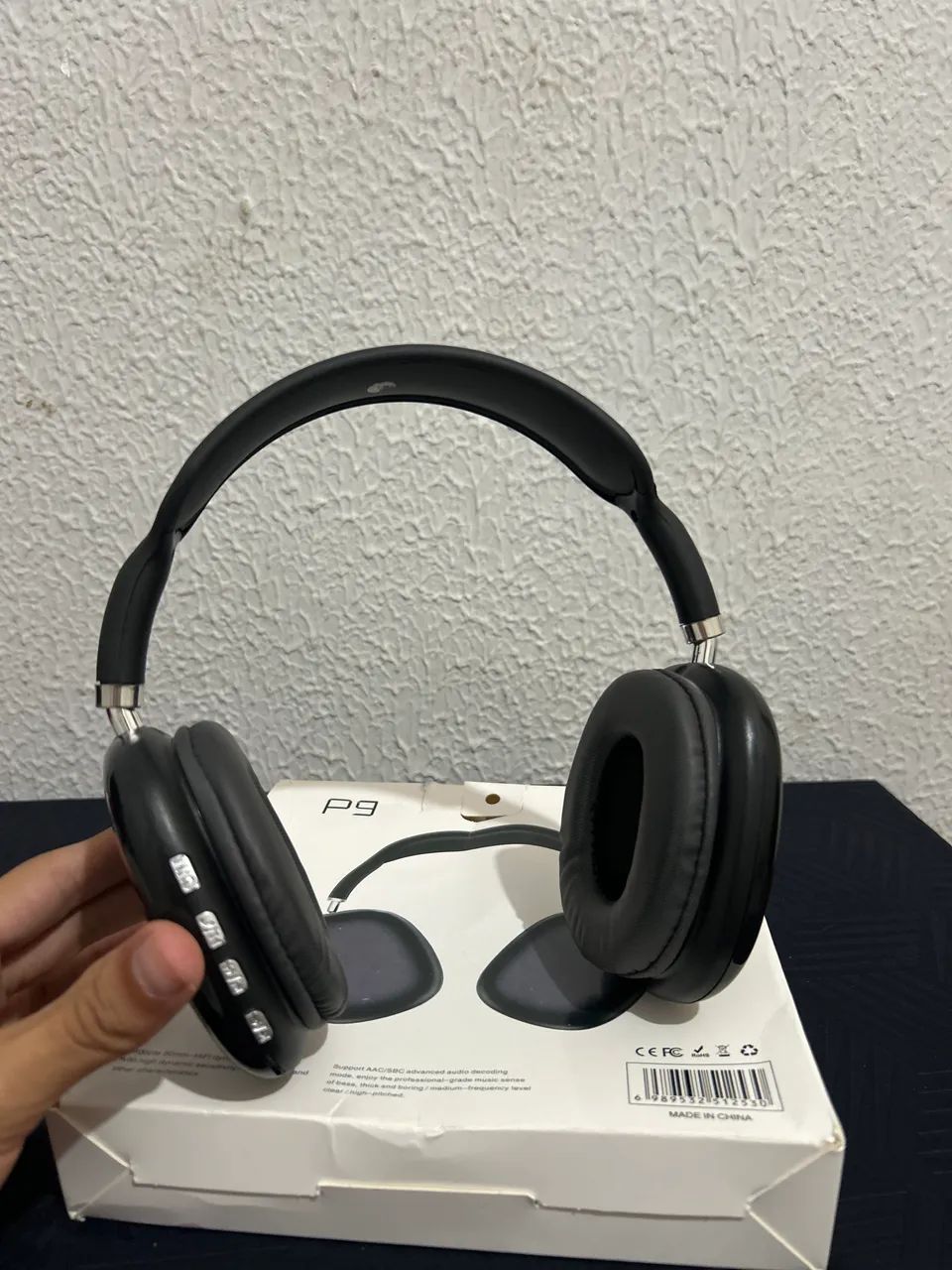 Fone de ouvido P9 preto com carregador  - Foto 2