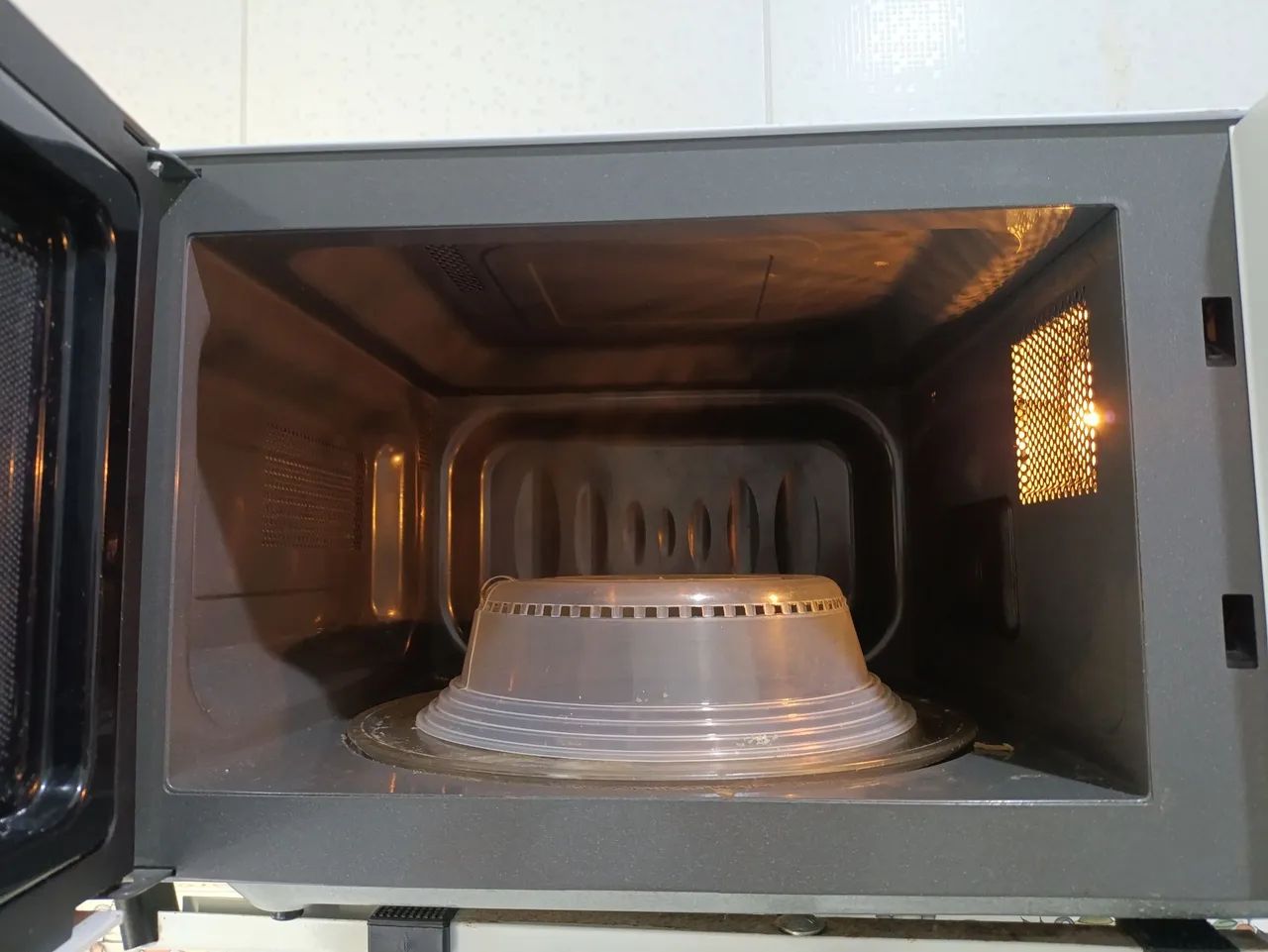 Microondas LG 40 litros  - Foto 2