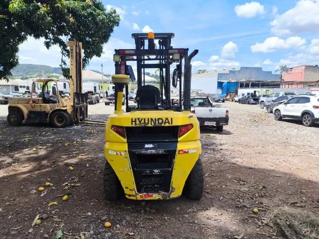EMPILHADEIRA HYUNDAI 40D-9K - 4T 2016 - Foto 6