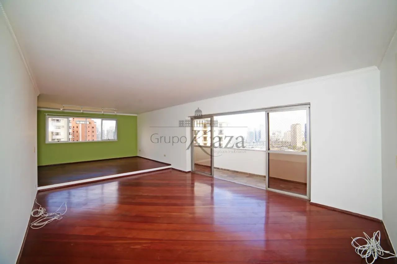 Apartamento - Real Parque - 3 quartos - 3 vagas de garagem - 203,04 metros quadrados de ár