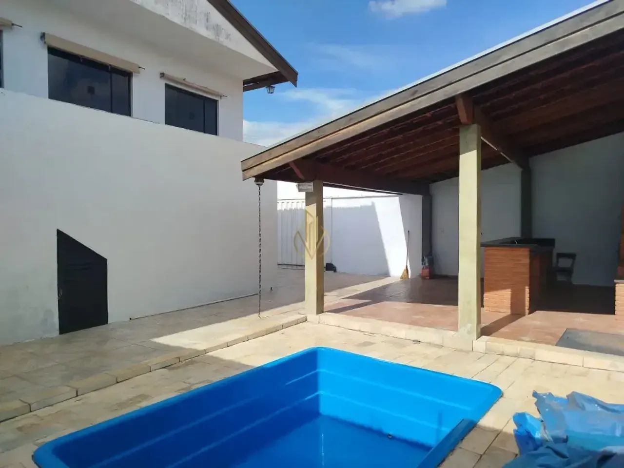 Casa com 3 dormitórios para alugar com 288,88m² no Jardim Itamaraty