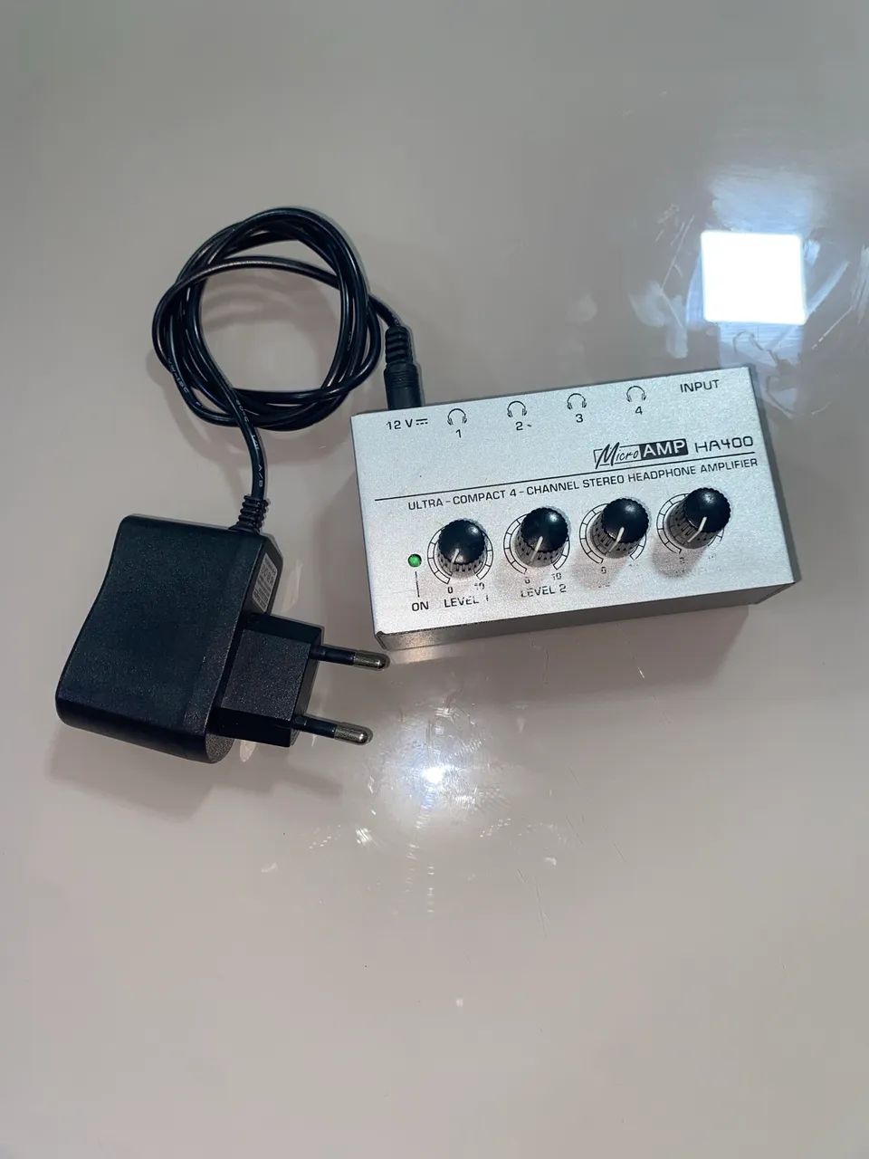 Amplificador de fone com 4 canais - Foto 2