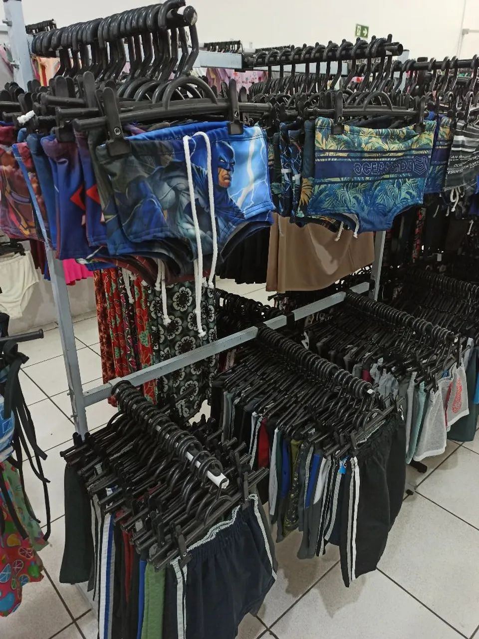 Araras de roupas - Foto 5