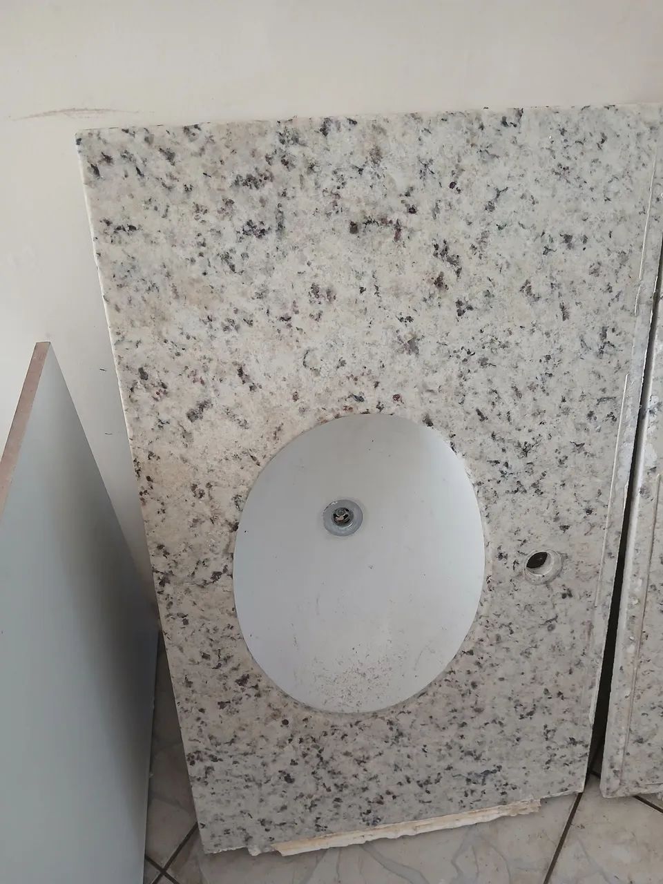 Lavatório de banheiro Completo em GRANITO e balcão de MDF - Foto 5