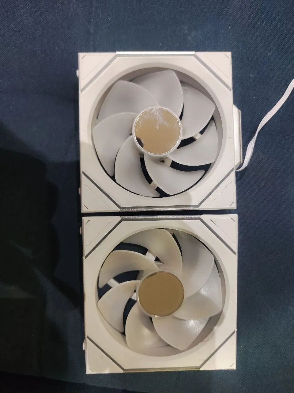 2x Lian Li Uni Fan SL-INF reverse 120mm