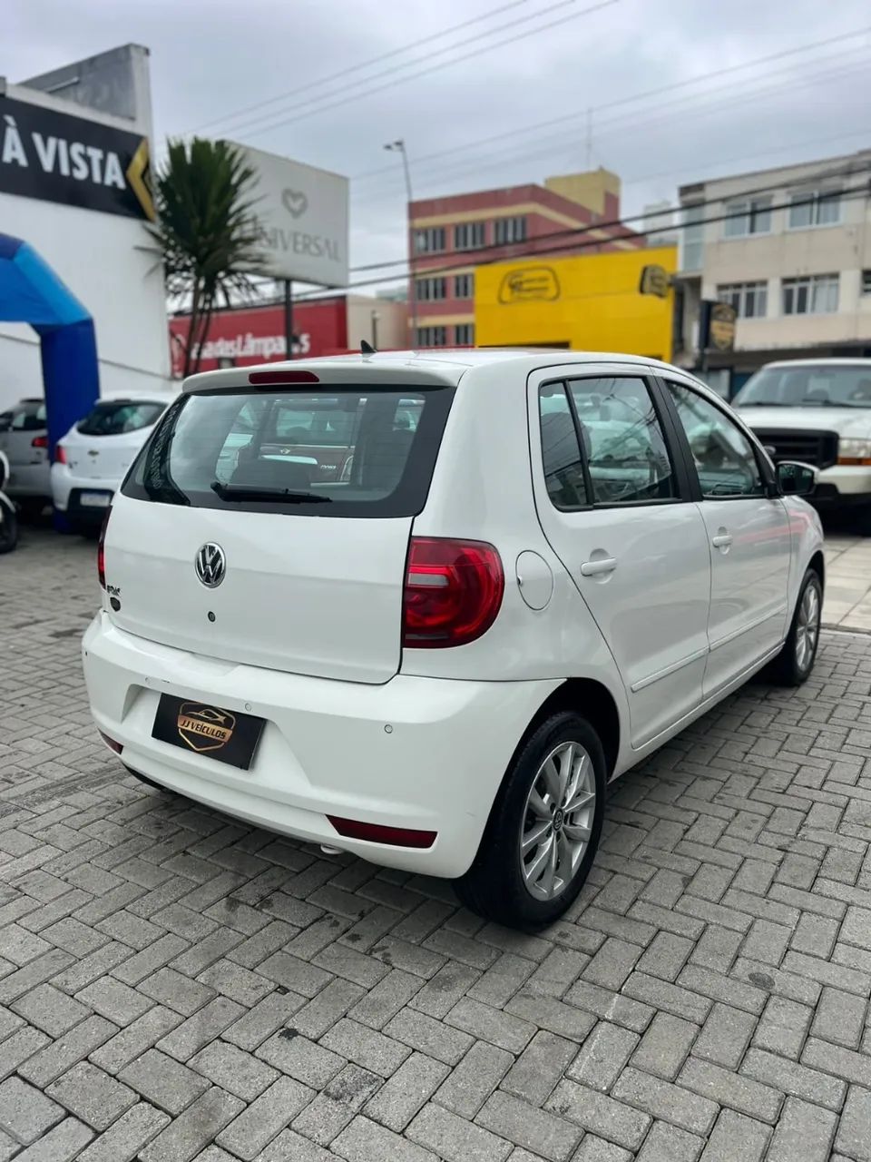 Volkswagen Fox 1.0 MI Total Flex 8V 5P 2014 - Foto 4