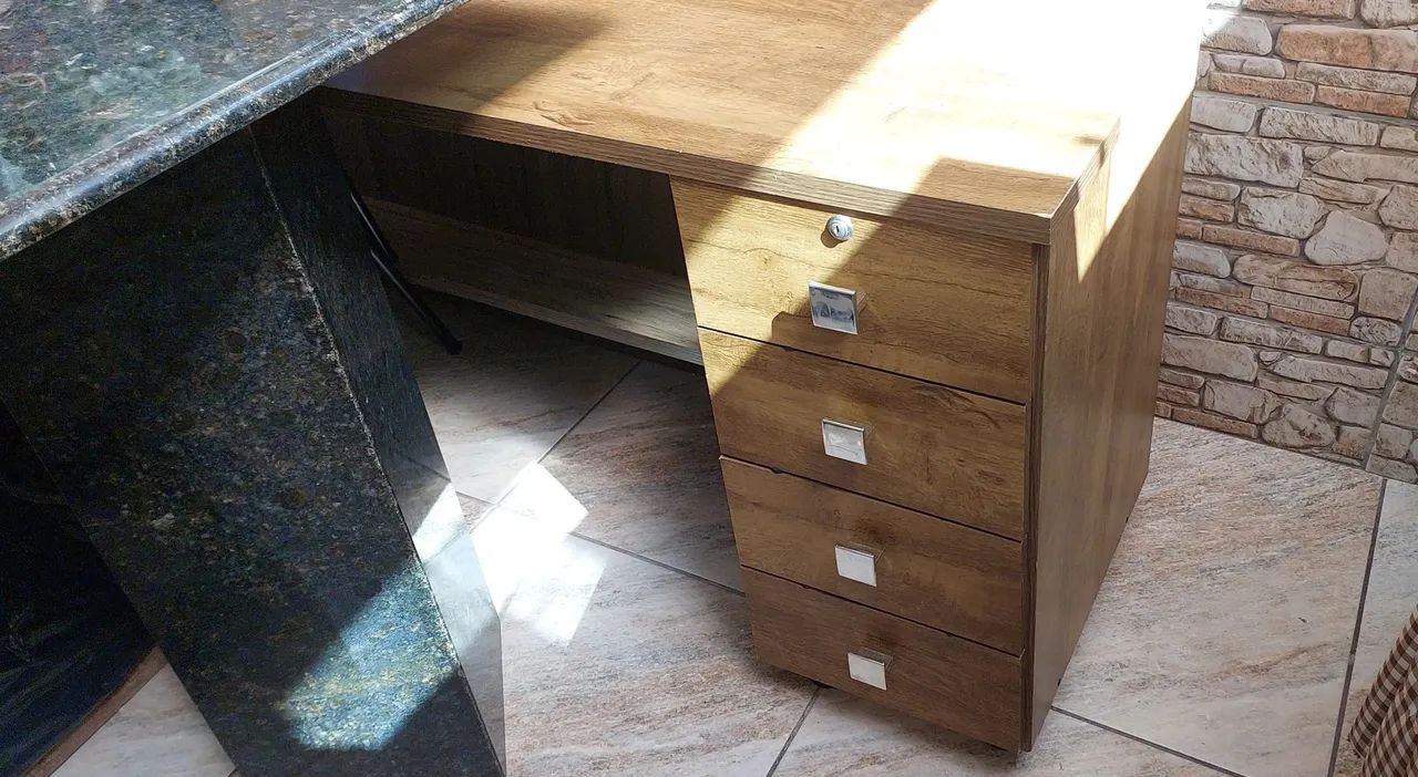 ESCRIVANINHA MDF COM 4 GAVETAS 