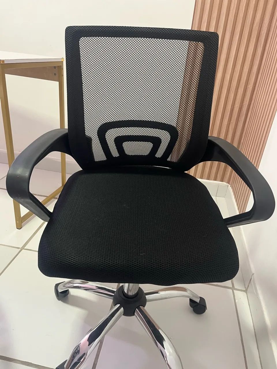 Cadeira escritório nova 