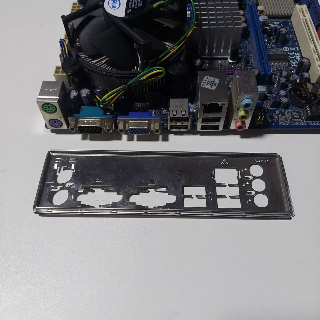 Kit Placa Mãe 775 DDR3 Pentium E5400 e 4 GB - Foto 2