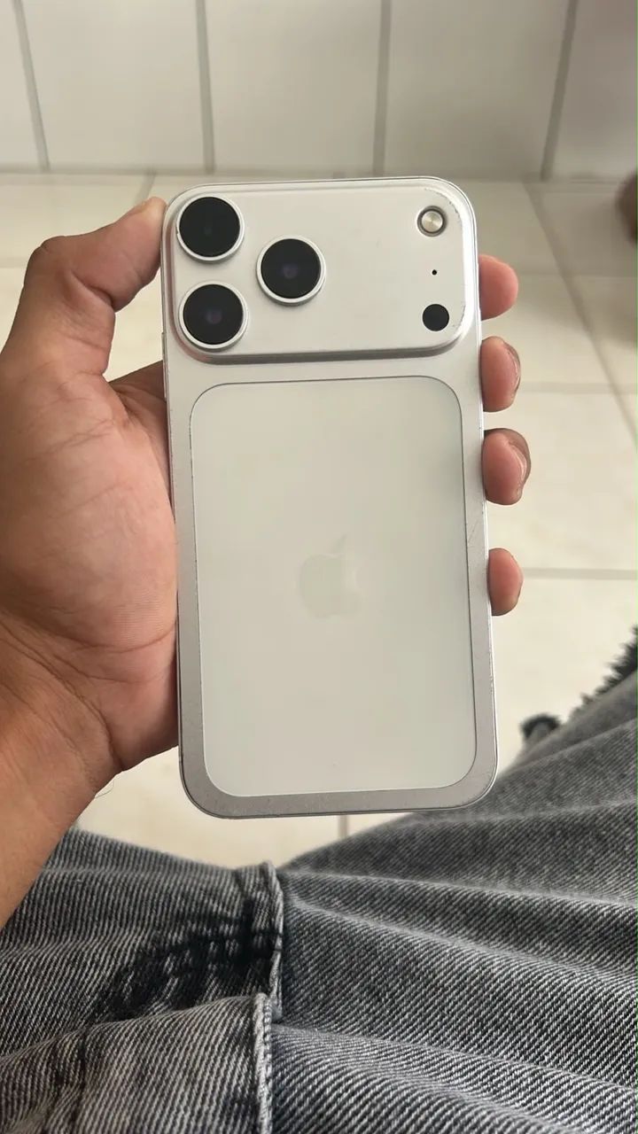 iphone xr transformado no 17 pro 128 gigas funcionando tudo! - Foto 2
