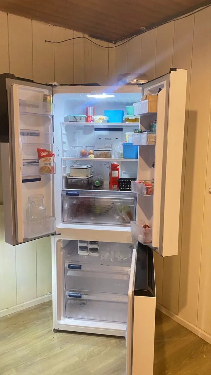 Geladeira Electrolux freezer invertido