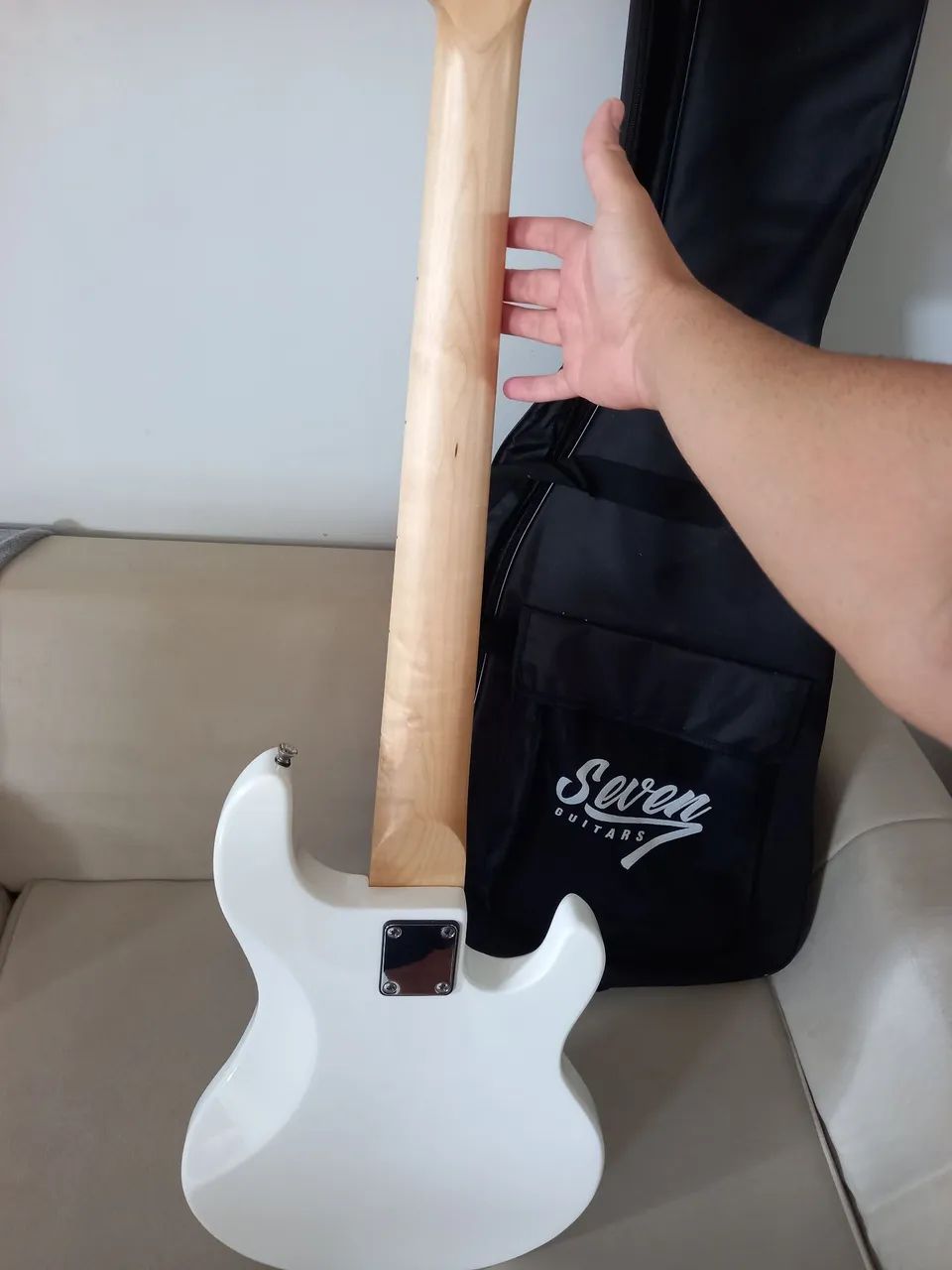 Baixo Canhoto Seven Sbm 57-LH - Instrumentos musicais - Nova