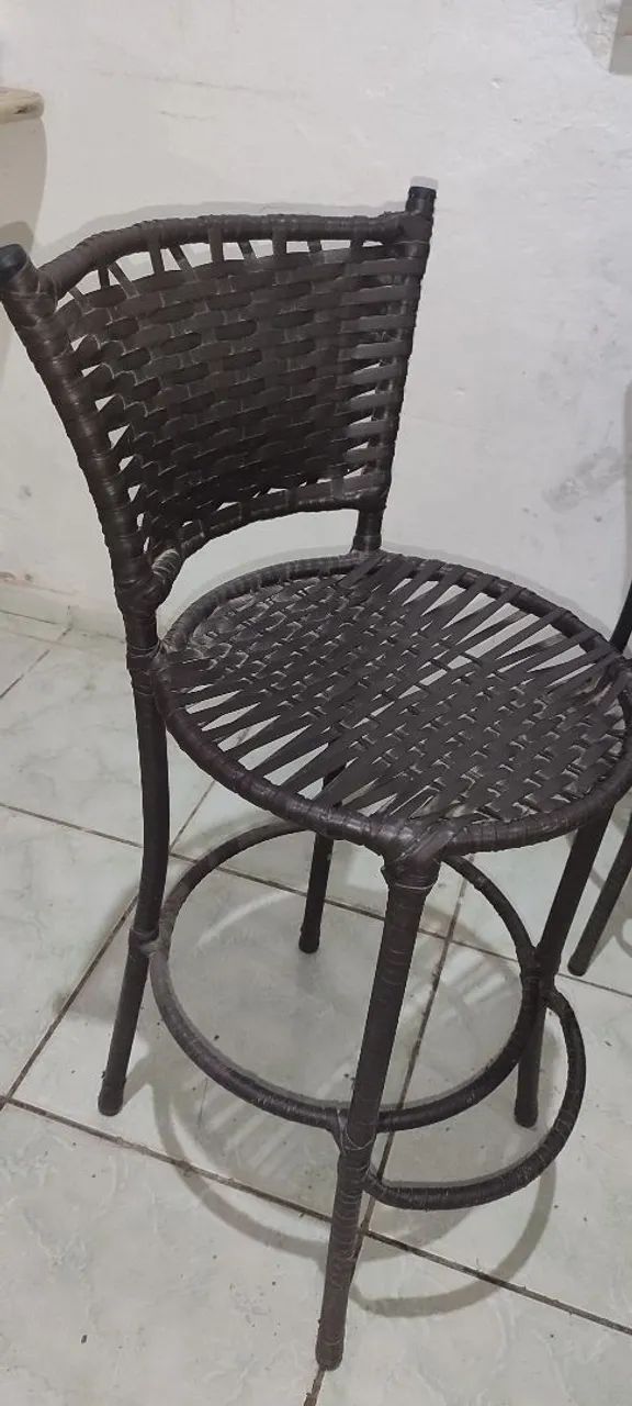 Jogo de Mesa e banquetas  - Foto 3