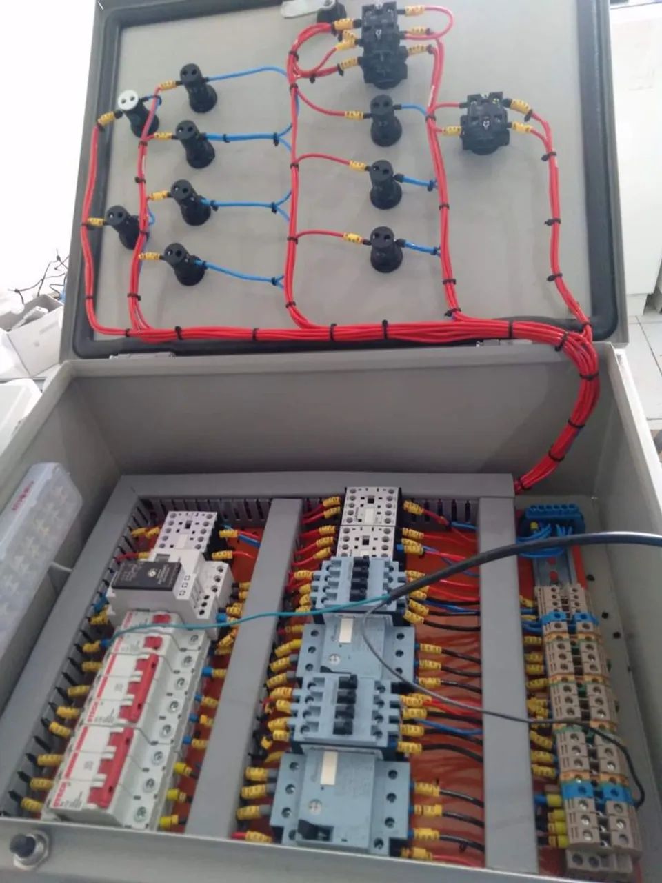 Eletricista industrial e predial  - Foto 5