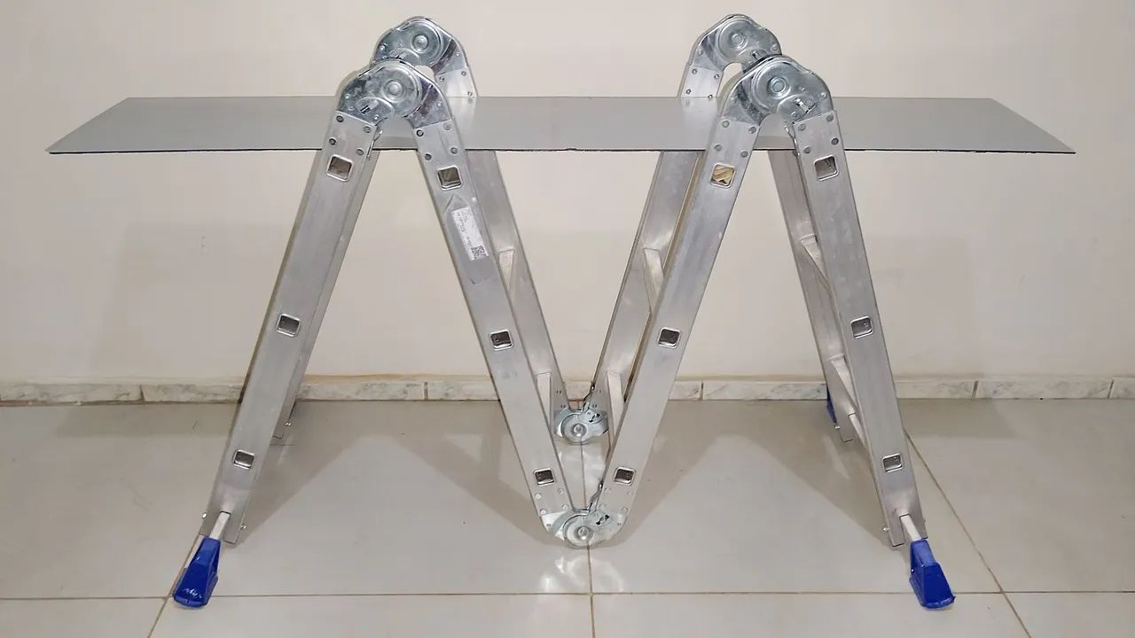 Escada multifuncional 