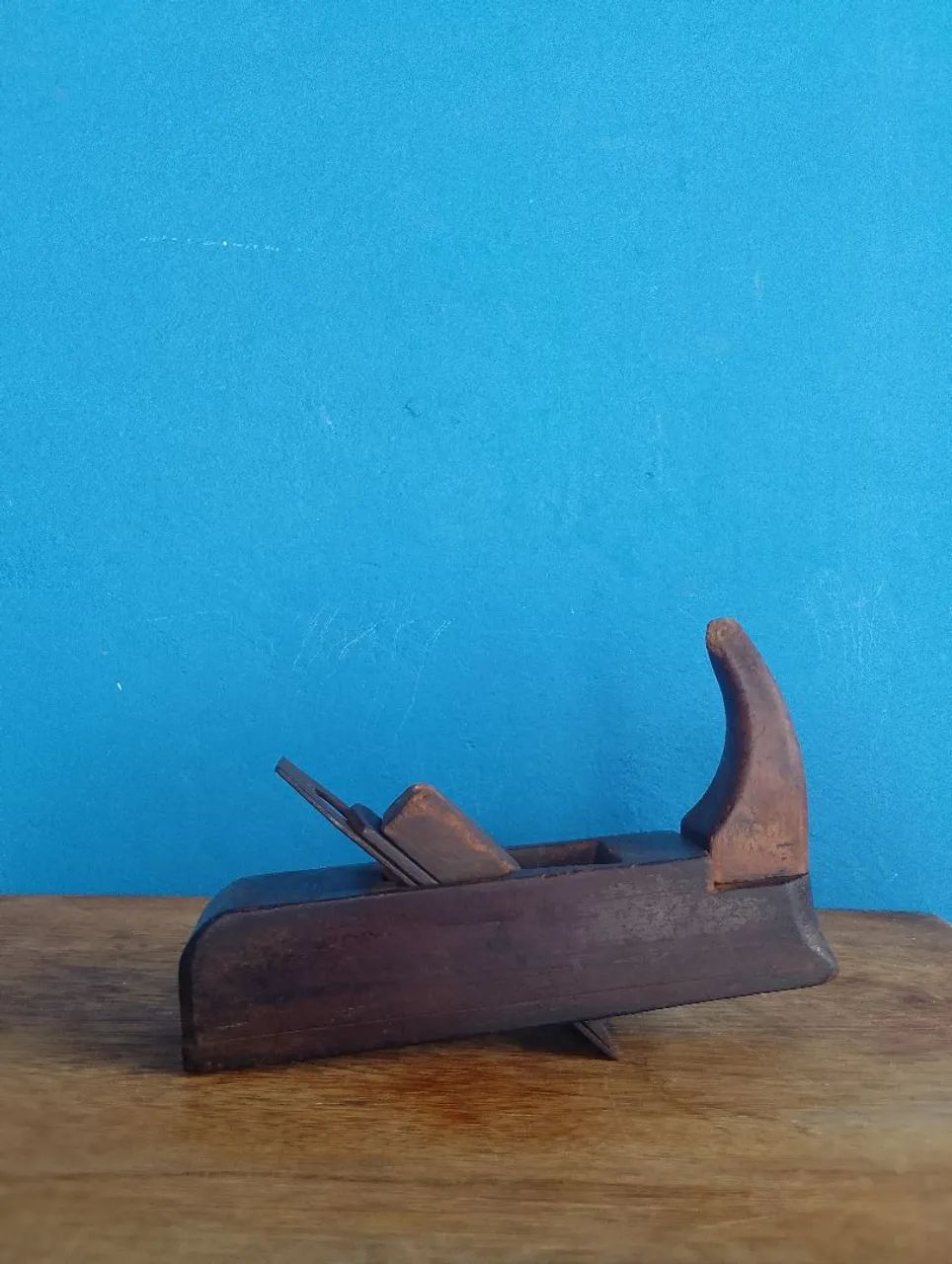 Plaina de carpinteiro artesanal dos anos 40